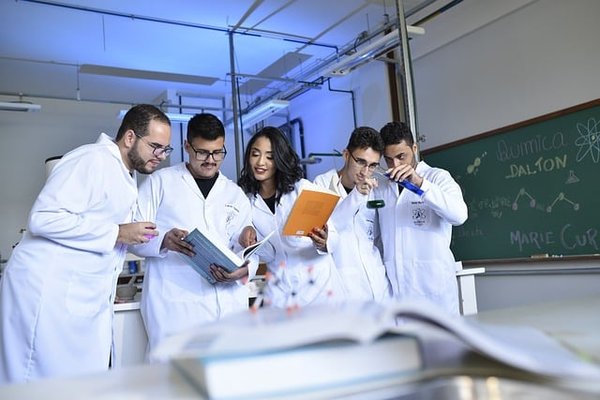 Quelle est l'importance de l'enseignement scientifique ?
